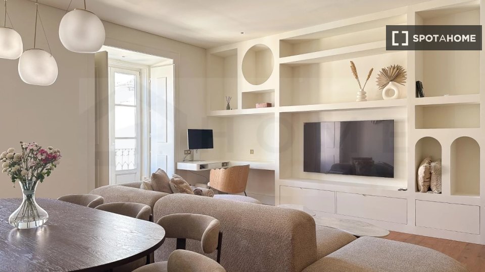 Apartment Lisbon, 3 beds, 180m² — photo 2