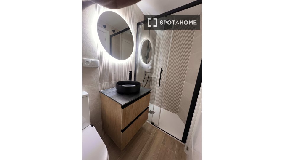 Double room Valencia, 5 beds, 100m² — photo 11
