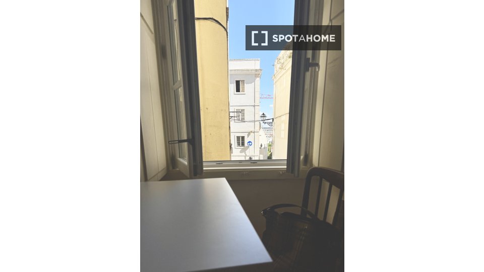Apartment mono Lisbon, 47m² — photo 18