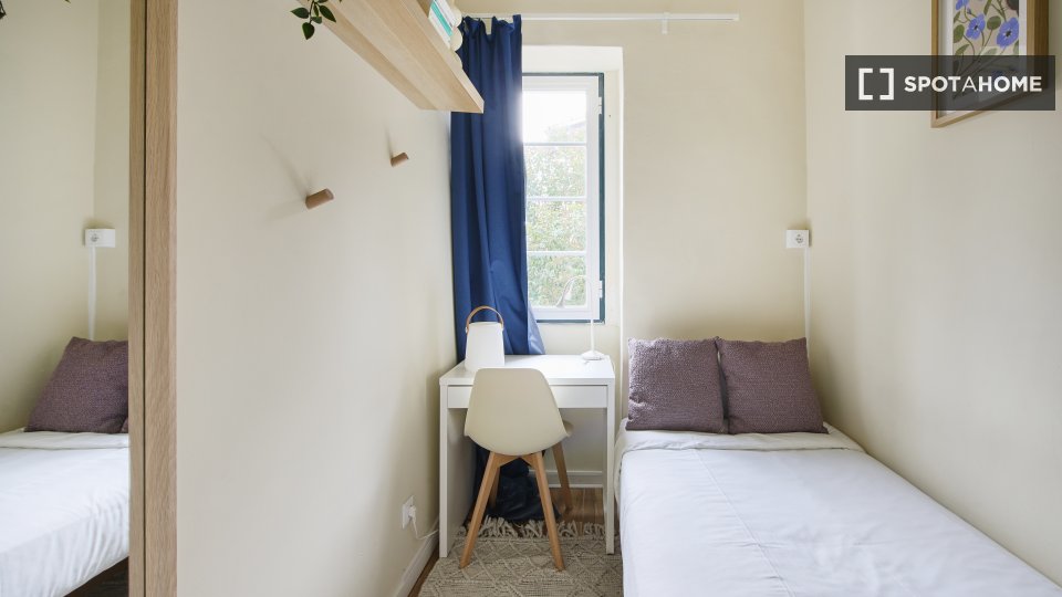 Double room Lisbon, 12 beds — photo 41