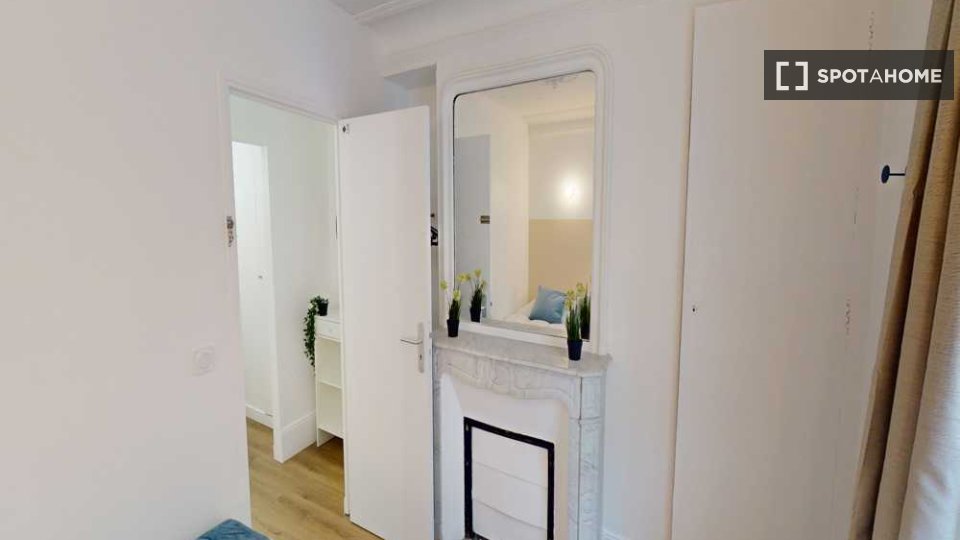 Double room Paris, 3 beds, 50m² — photo 17