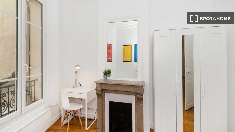 Double room Paris, 4 beds, 80m² — photo 9
