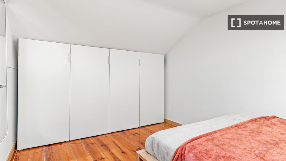 Double room Lisbon, 8 beds — photo 32
