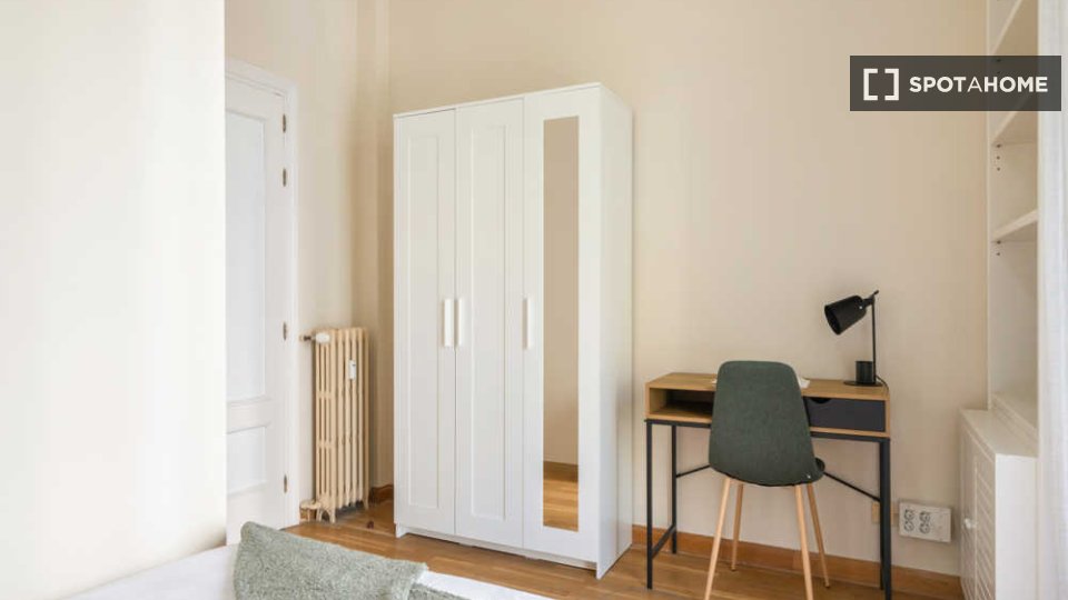 Double room Madrid, 7 beds — photo 46