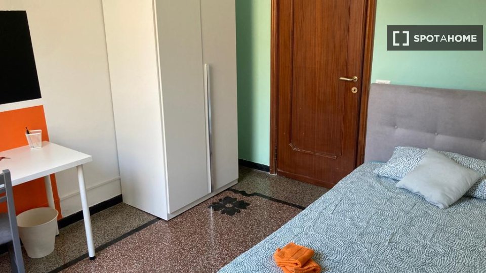 Double room Genoa, 4 beds — photo 6