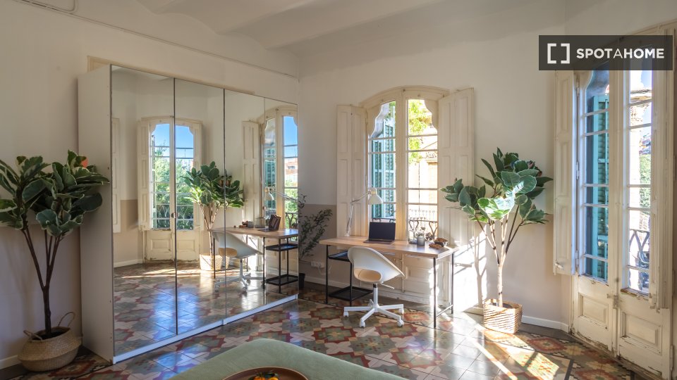 Double room Barcelona, 5 beds, 120m² — photo 2