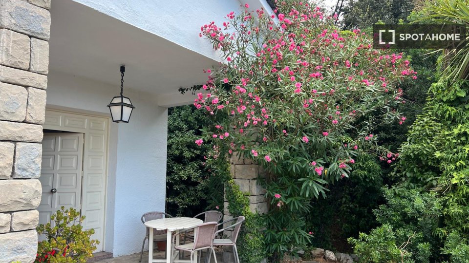 Double room Barcelona, 6 beds, 227m² — photo 9
