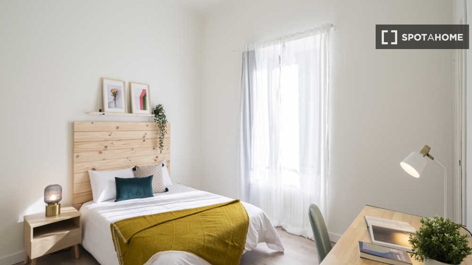 Double room Madrid, 17 beds — photo 51
