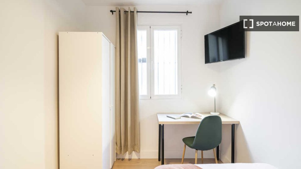 Double room Madrid, 16 beds — photo 46