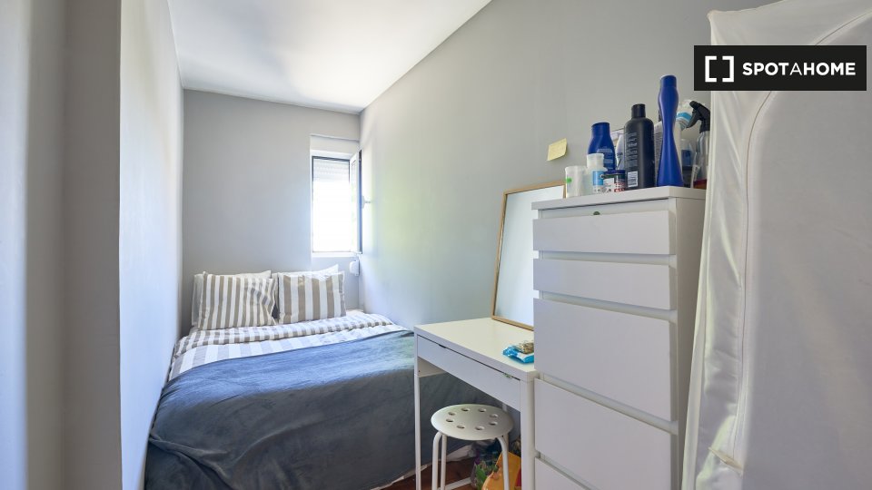 Double room Lisbon, 6 beds — photo 2
