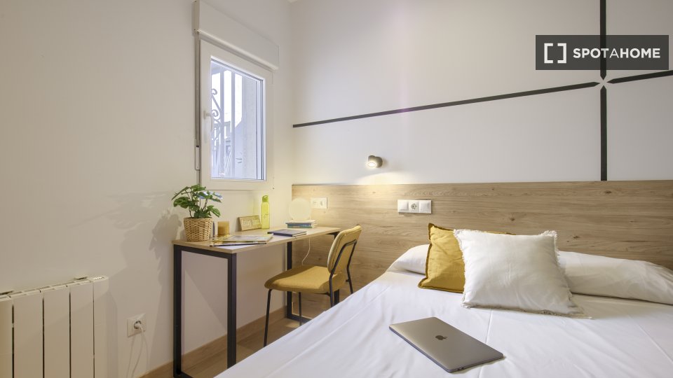 Double room Madrid, 9 beds — photo 34