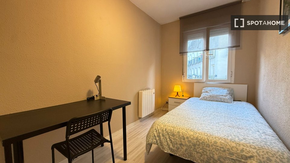 Double room Madrid, 4 beds — photo 35