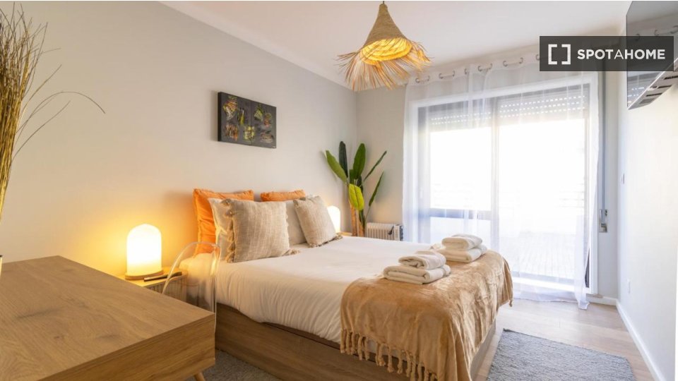 Apartment Porto, 3 beds, 140m² — photo 1