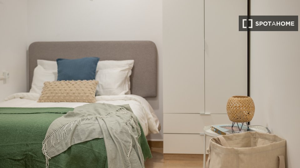Double room Barcelona, 9 beds, 195m² — photo 19