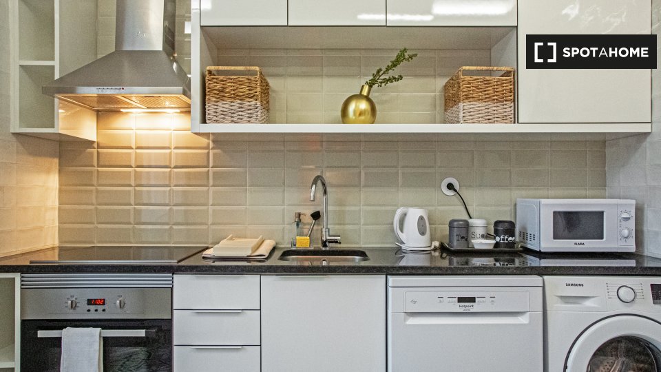 Apartment Lisbon, 2 beds — photo 12