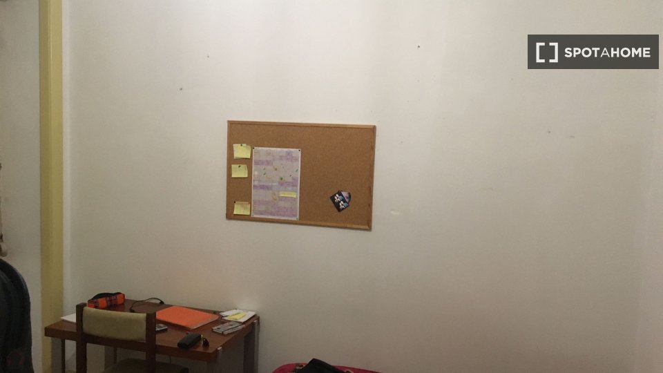 Double room Coimbra, 3 beds — photo 11