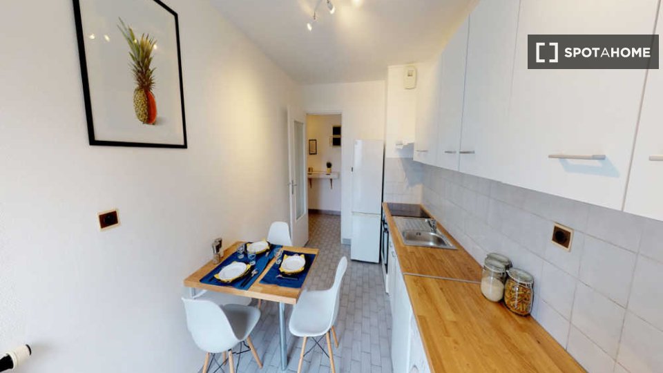 Double room Lyon, 3 beds, 70m² — photo 10