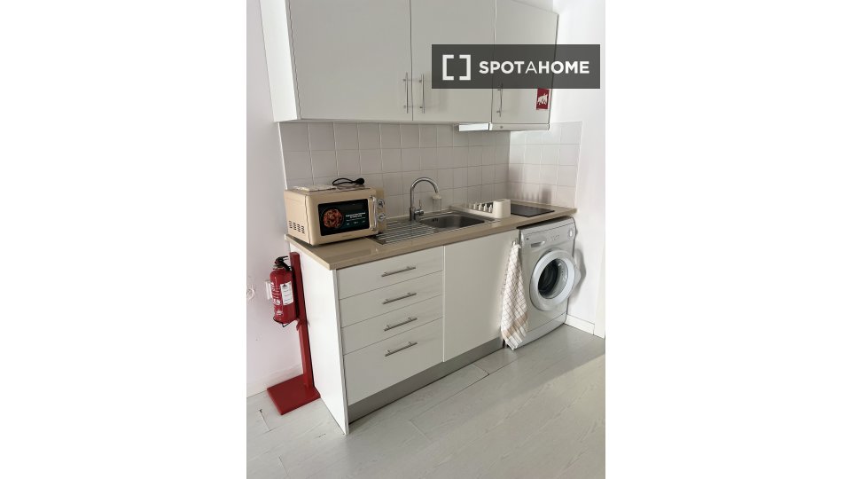 Apartment mono Lisbon, 68m² — photo 4