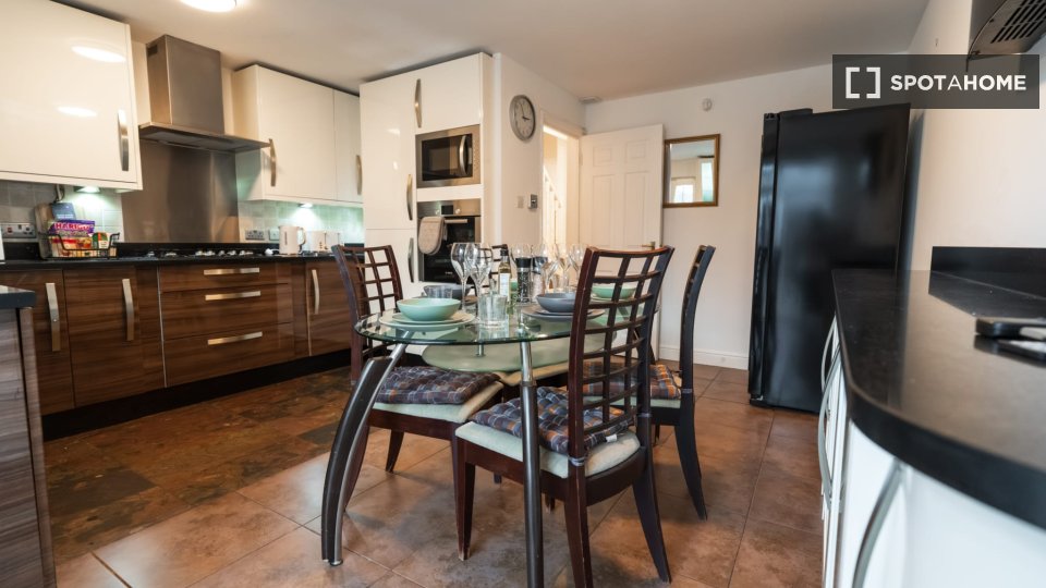 Apartment London, 4 beds, 102m² — photo 17