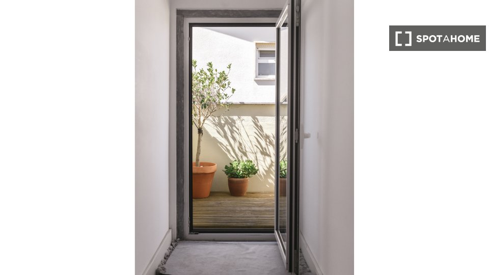 Apartment Lisbon, 1 bed, 80m² — photo 26