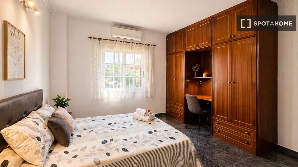 Apartment Santa_Cruz_De_Tenerife, 4 beds, 400m² — photo 15