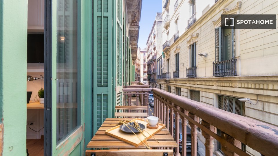 Double room Barcelona, 9 beds, 285m² — photo 2