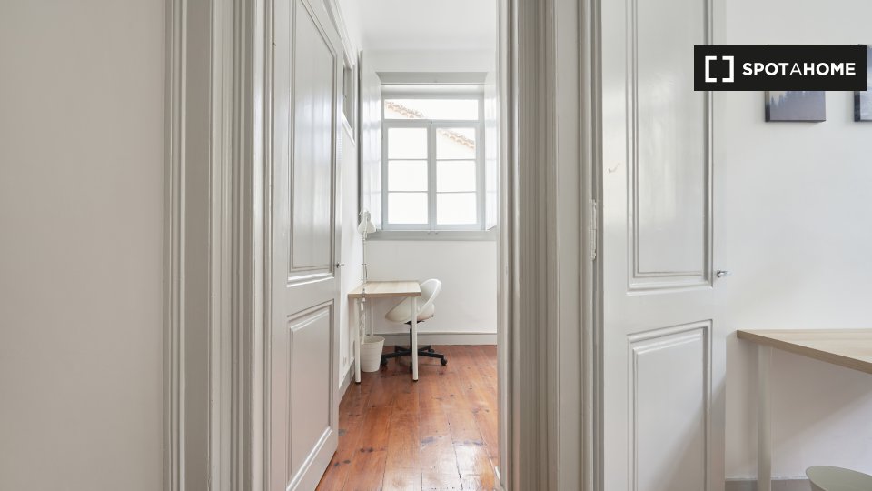 Double room Lisbon, 4 beds — photo 30
