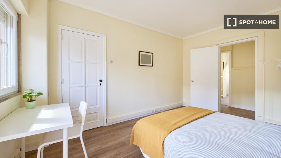 Double room Lisbon, 9 beds, 160m² — photo 28