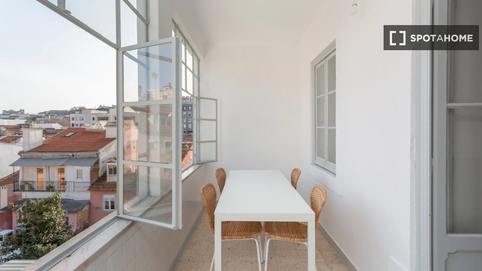 Double room Lisbon, 6 beds — photo 15