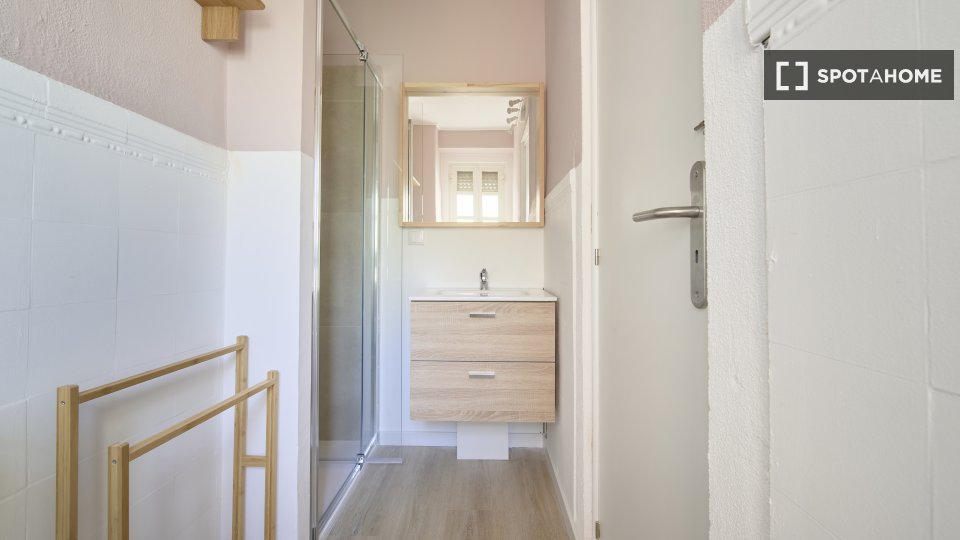 Apartment mono Lisbon — photo 17