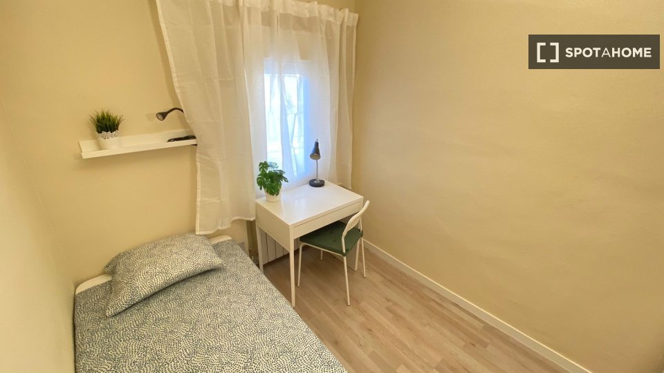Chambre double Madrid, 3 chambres — photo 11