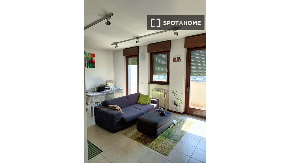 Apartment Milan, 1 bed, 90m² — photo 1