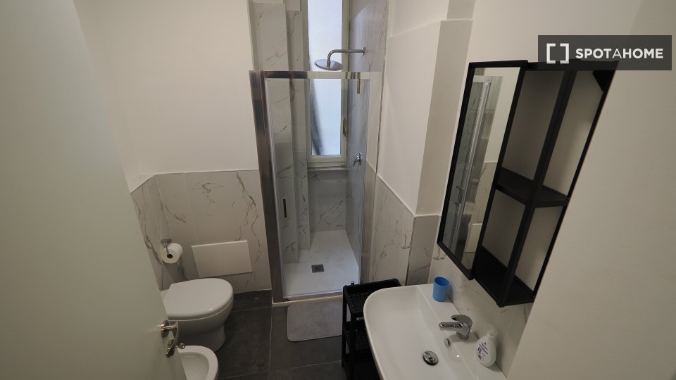 Double room Turin, 2 beds — photo 4