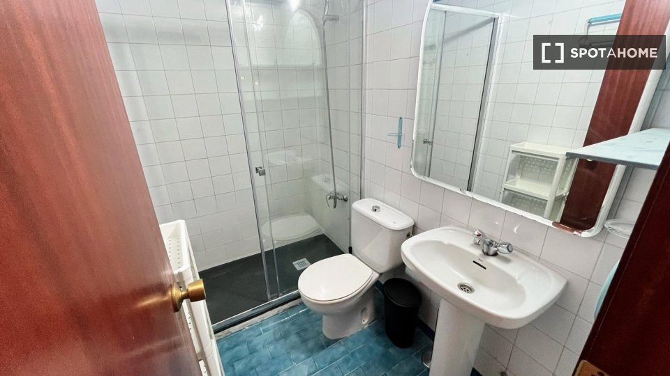 Double room Madrid, 5 beds — photo 13