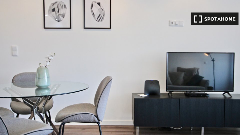 Apartment Lisbon, 1 bed — photo 9