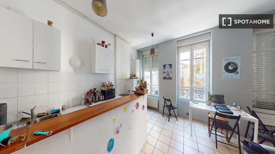 Camera doppia Lione, 4 camere, 90m² — foto 4