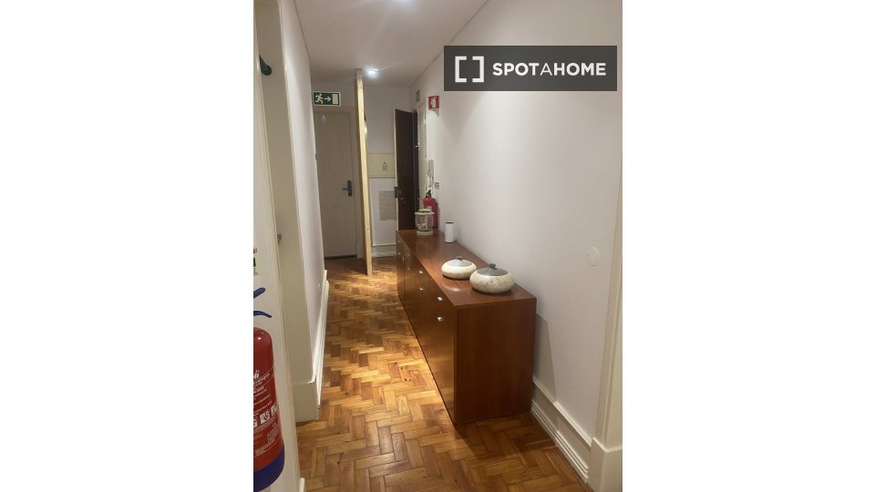 Apartment mono Lisbon — photo 28