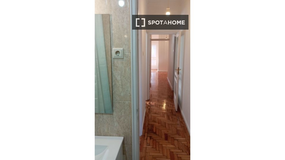 Double room Porto, 5 beds, 180m² — photo 9