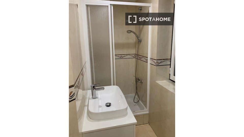 Double room Lisbon, 6 beds, 150m² — photo 17