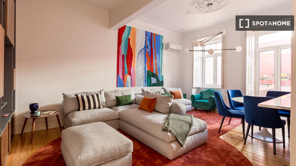Apartment Lisbon, 2 beds, 108m² — photo 1