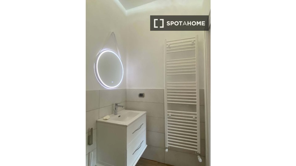 Double room Milan, 1 bed — photo 12