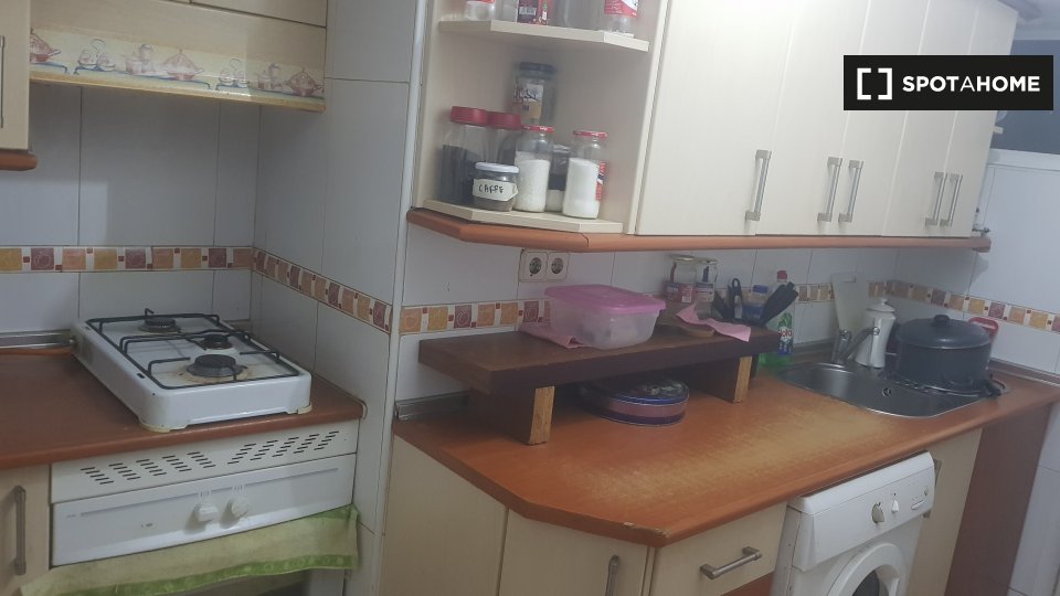 Double room Madrid, 2 beds — photo 4