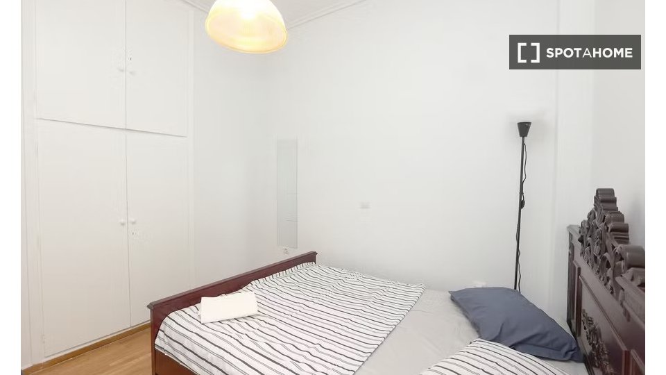 Double room Athens, 3 beds — photo 1