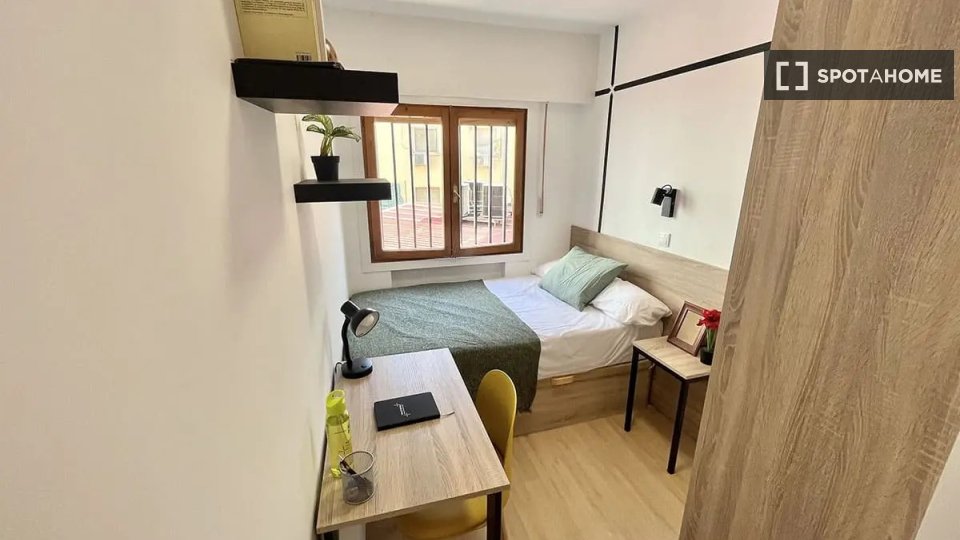 Double room Madrid, 6 beds — photo 9