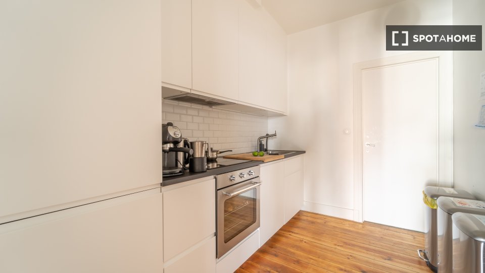 Double room Brussels, 4 beds, 70m² — photo 3