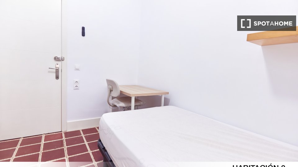 Double room Seville, 5 beds — photo 70