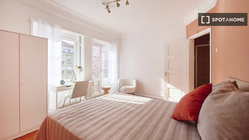 Double room Lisbon, 6 beds — photo 4