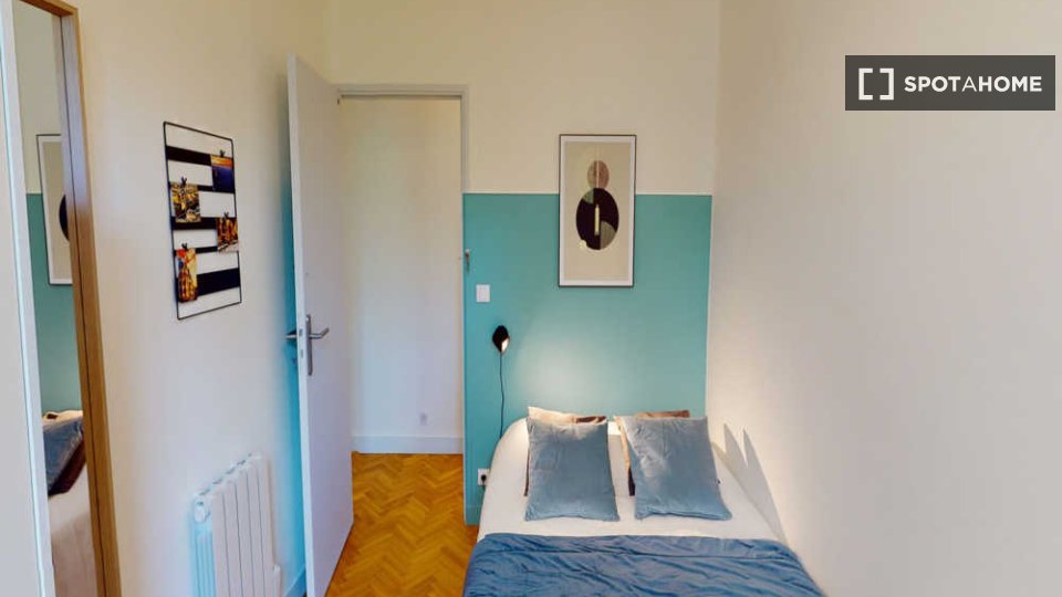 Double room Paris, 5 beds, 110m² — photo 5
