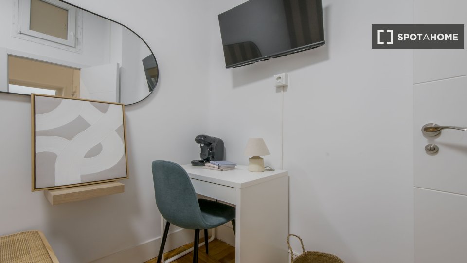 Double room Madrid, 10 beds — photo 10