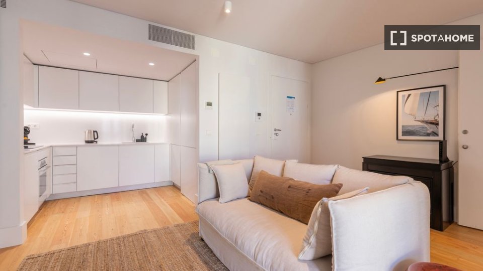 Apartment Lisbon, 1 bed — photo 19